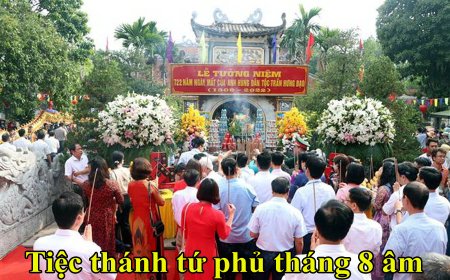 Tiệc thánh tứ phủ trong tháng 8 âm lịch