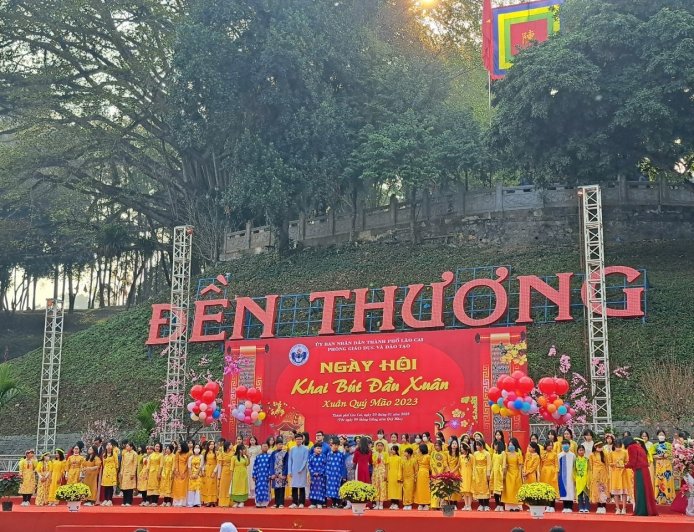 Lào Cai: Nơi biên cương cất giấu đền chùa linh thiêng – Khám phá Đền Thượng, Đền Mẫu và huyền thoại Ông Hoàng Bảy.